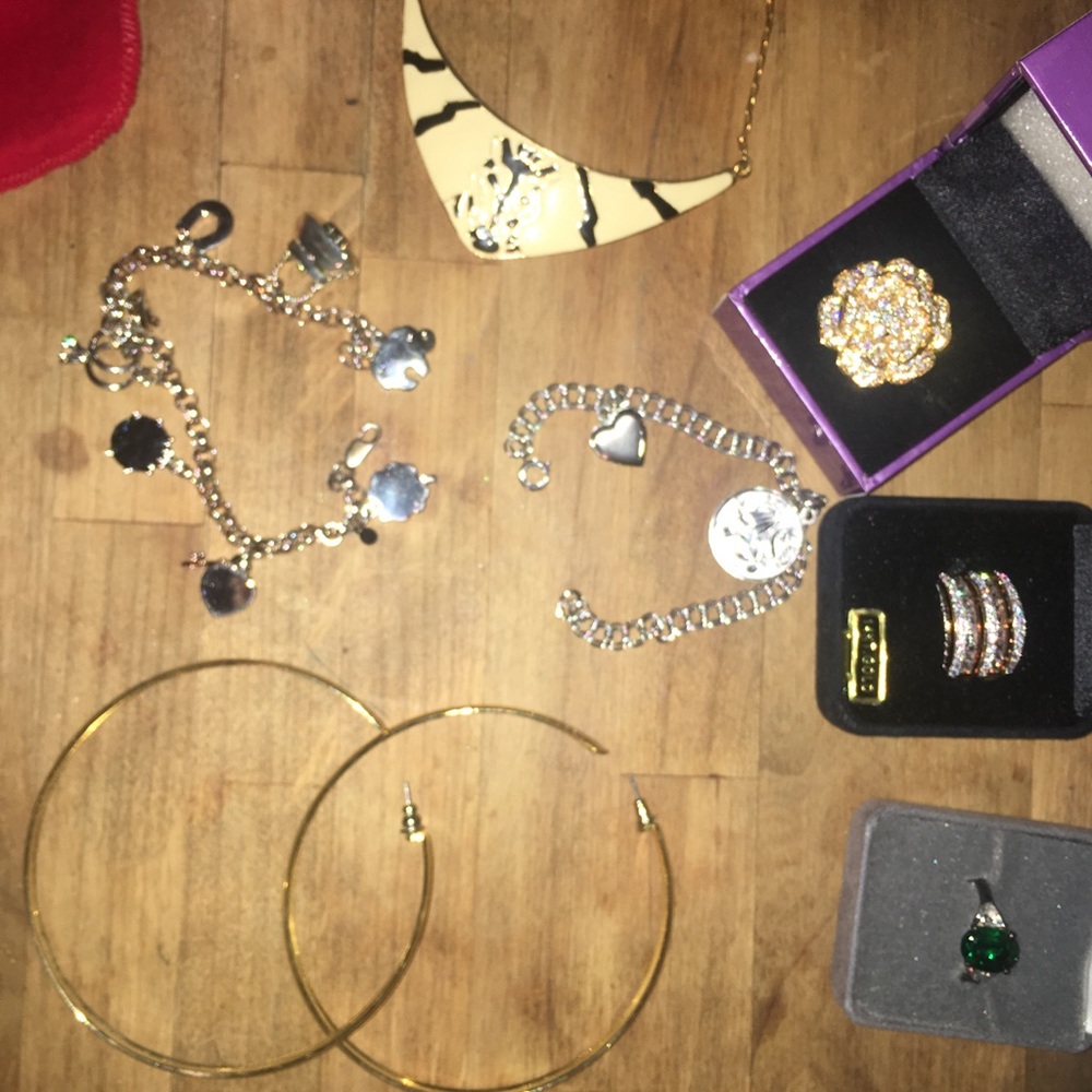 Items left - Picture 2 of 6